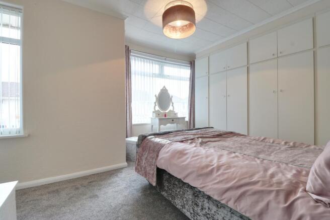 Master bedroom (double)