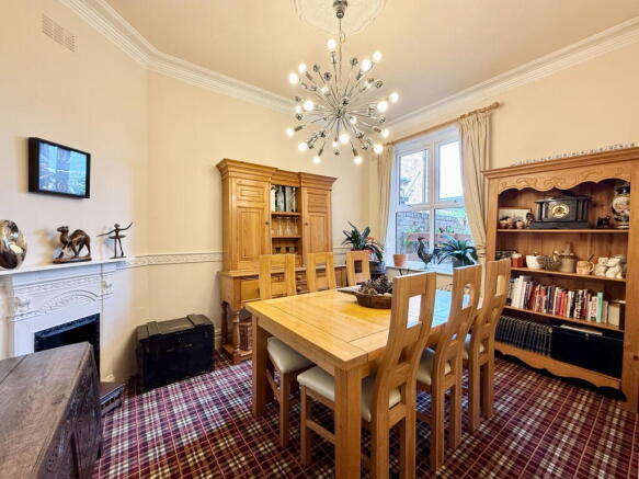5 bed Terraced for sale Image 6