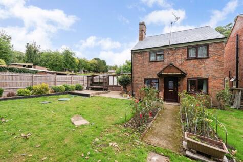 Southwick Road, Wickham, Fareham, PO17 6JE