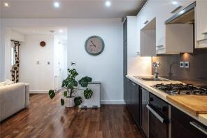 Flat 1, 10a, Highcroft Road, London N19 3AQ