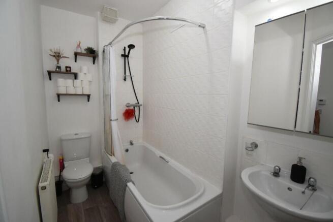 2 bed Apartment for sale Image 7