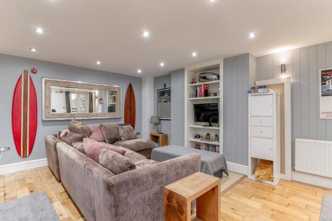1 bed Apartment for sale Image 5