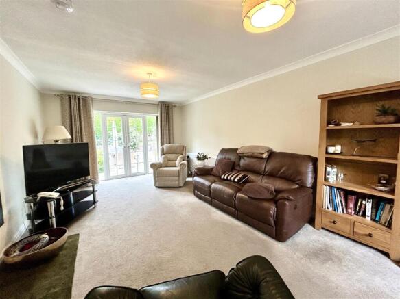 3 bed Detached Bungalow for sale Image 6
