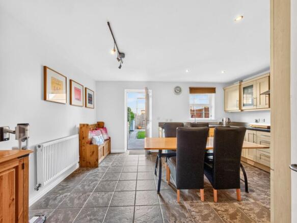 4 bed Town House for sale Image 5