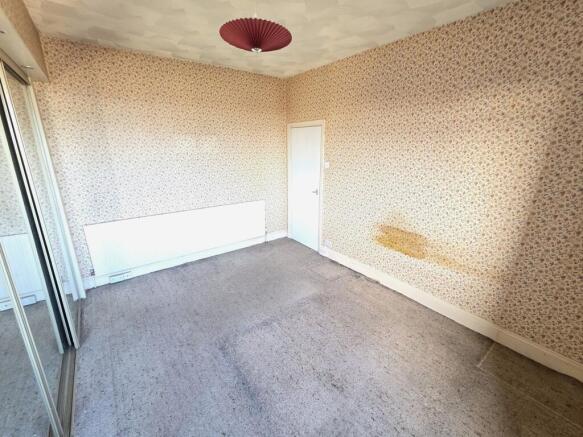 4 bed Semi-Detached for sale Image 10