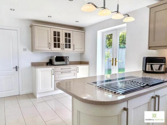 4 bed Detached for sale Image 5