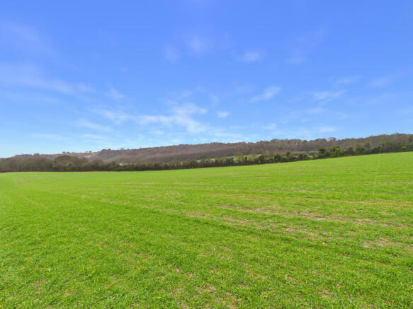 CAM01354G0-PR0639-STILL028