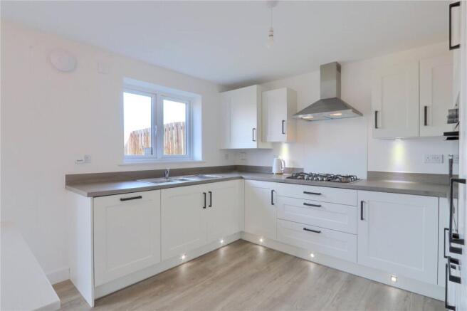 4 bed Detached for sale Image 9