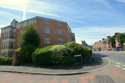 Carrfield, Hyde, SK14