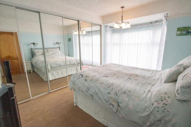 4 bed Semi-Detached for sale Image 12