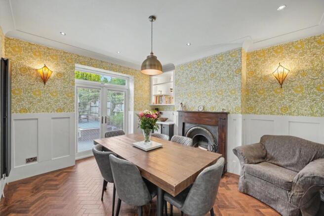 4 bed Semi-Detached for sale Image 9