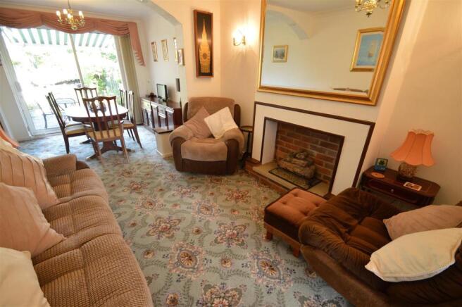 Lounge/Dining Room