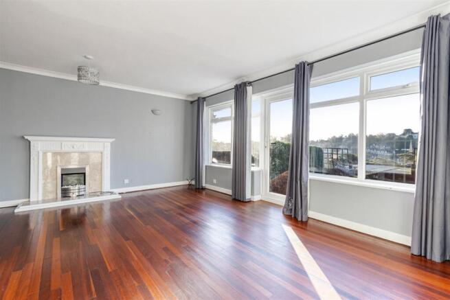 A11 - 61, Braddons Hill Road East Torquay - 251203