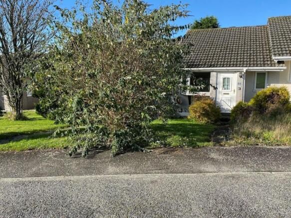 front of house with pavement.yt8w6.jpg