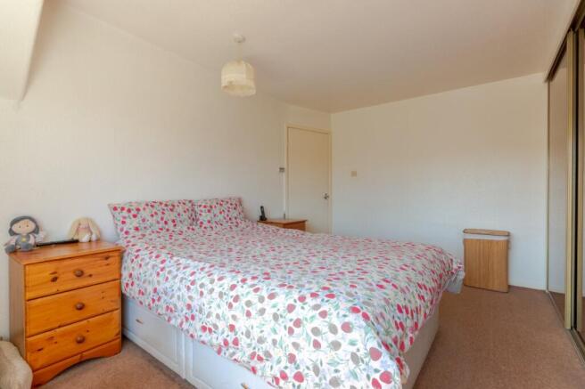 3 bed Semi-Detached for sale Image 8
