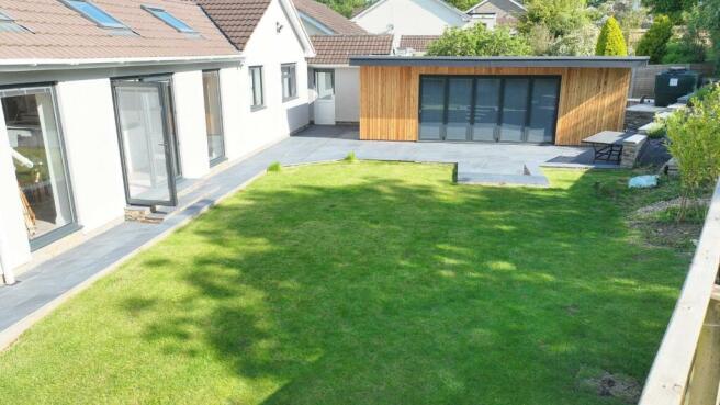 Outbuilding & Garage