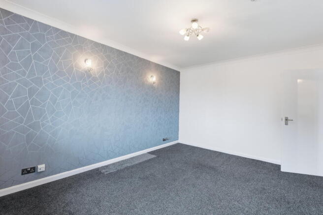2 bed Flat for sale Image 4