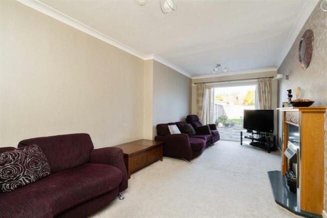 70 Rowlands Crescent-08.jpg