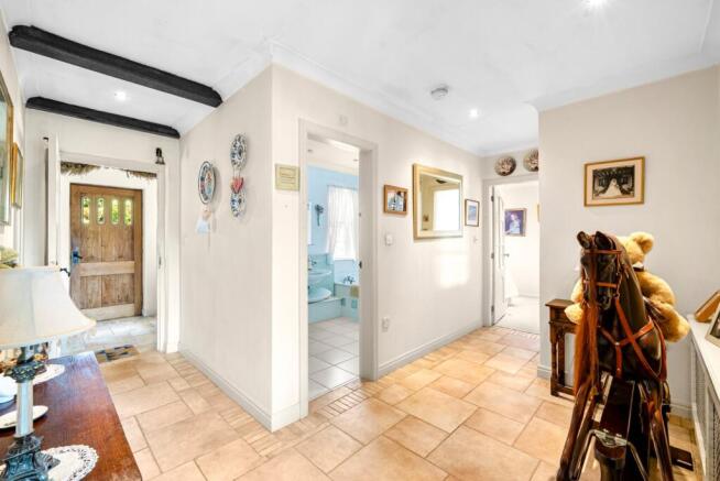 4 bed Detached for sale Image 10