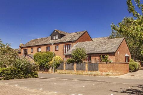 5 Queens Court, Goring on Thames