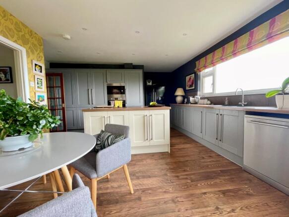Kitchen/Breakfast Ro