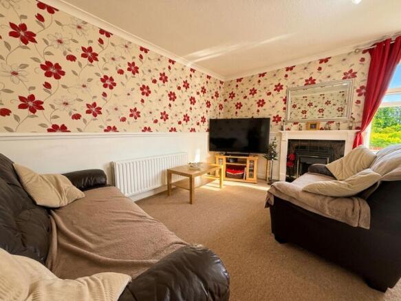 3 bed Semi-Detached for sale Image 4