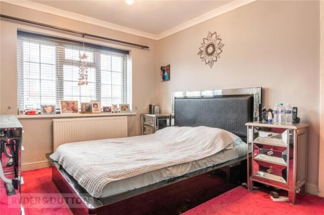 5 bed Semi-Detached for sale Image 12