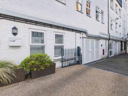 Flat 5, 133a, High Street, Tonbridge TN9 1DH
