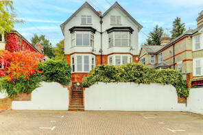 Flat 8, 151 153 London Court, London Road, High Wycombe HP11 1BT