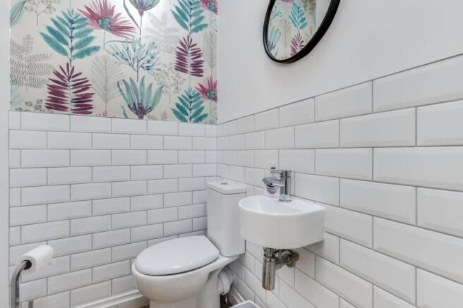5 bed Semi-Detached for sale Image 10