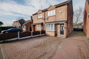 19, Park Lane, Dinnington, Sheffield S25 3UG