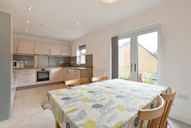 Comley Crescent, Chesterfield, Derbyshire, S41 9SH photo 4