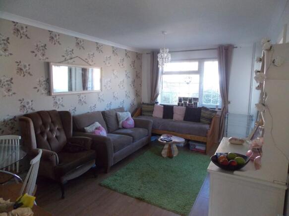 Lounge/Dining