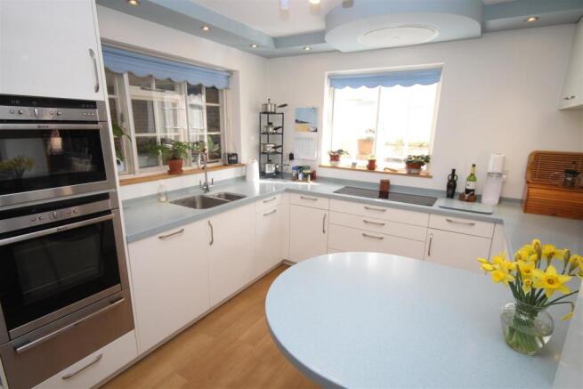 kitchen (002).JPG