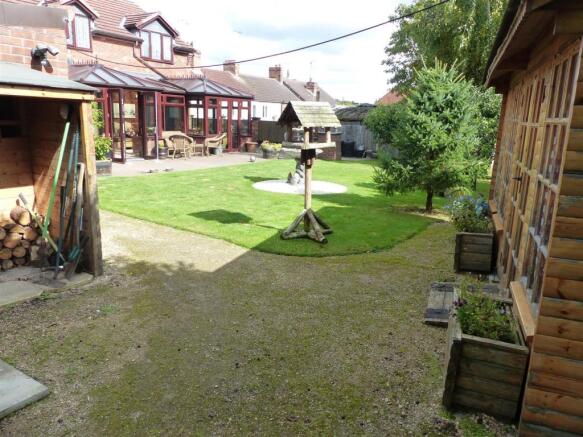 REAR GARDEN 1.JPG