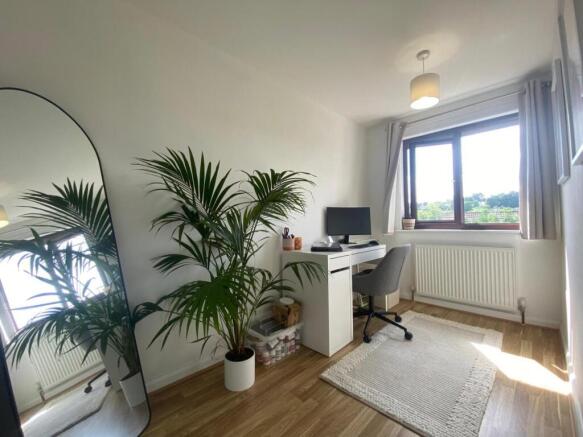 2 bed Semi-Detached to rent Image 5