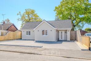 21, Cedar Avenue, Ipswich IP5 1EZ