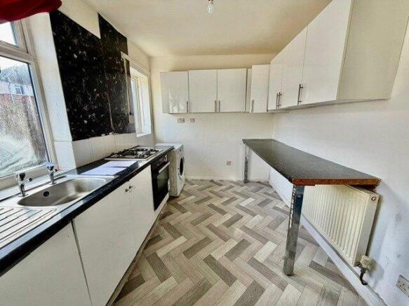 3 bed Town House for sale Image 5