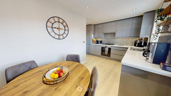 3 bed Town House for sale Image 2