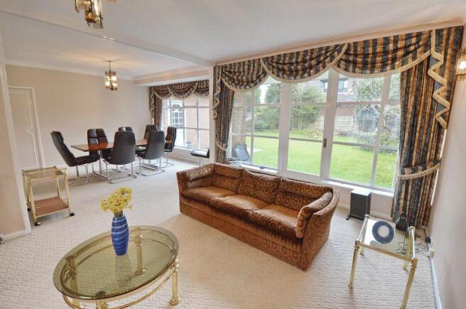 Lounge/Dining ...