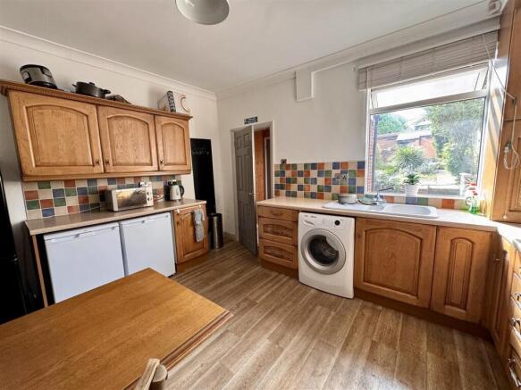 1 bed Flat to rent Image 12