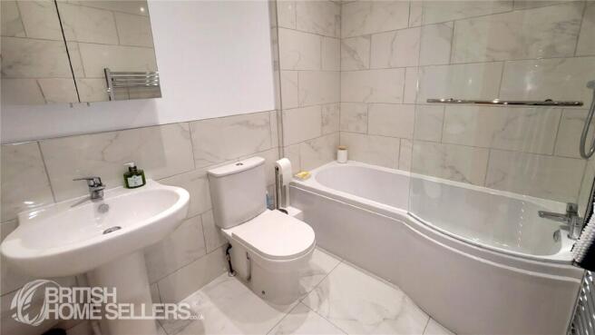 2 bed Apartment for sale Image 7