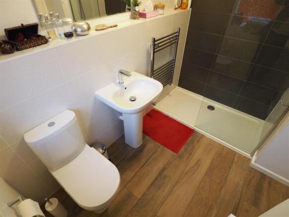 Spacious En-Suite Shower Room 508
