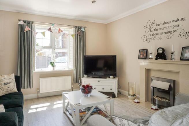 Lounge/Dining Room