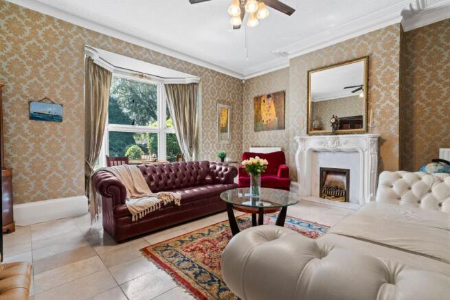 4 bed Detached for sale Image 4