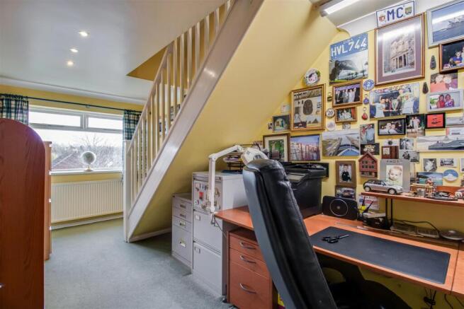 4 bed Detached for sale Image 12
