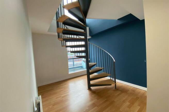 2 bed Apartment to rent Image 5