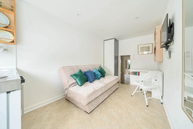 Reception/Bedroom/Kitchen