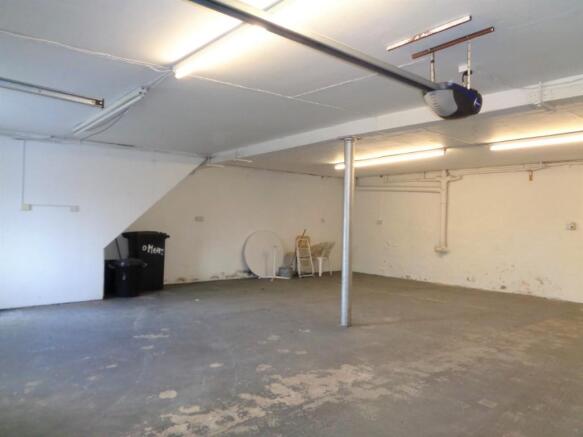 Garage/ Workshop