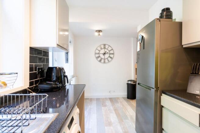2 bed Terraced to rent Image 4